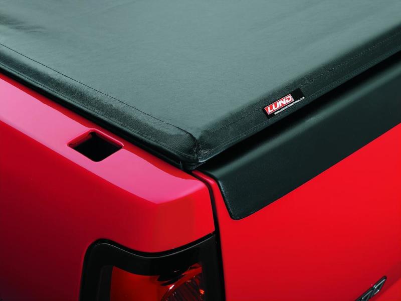 Lund 04-12 Chevy Colorado (5ft. Bed) Genesis Roll Up Tonneau Cover - Black